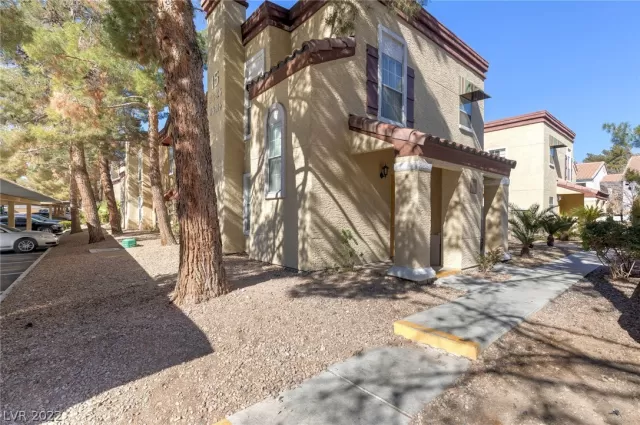 MLS: 2369292 Condo For Sale