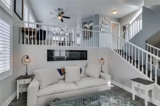 Photo #6: 2369298 Listing 