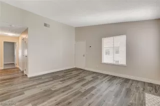 Photo #3: 2369313 Listing