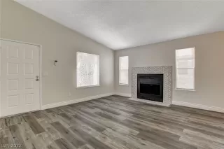 Photo #4: 2369313 Listing