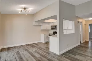 Photo #6: 2369313 Listing