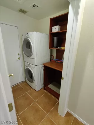 Photo #5: 2369319 Listing 