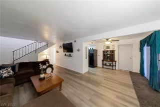 Photo #4: 2369322 Listing