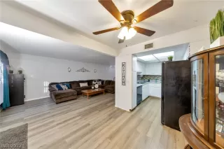 Photo #6: 2369322 Listing