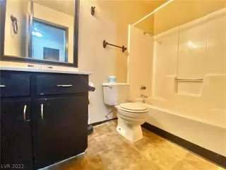 Photo #6: 2369352 Listing 