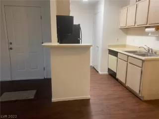 Photo #5: 2369375 Listing 