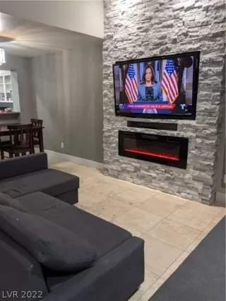 Photo #4: 2369377 Listing