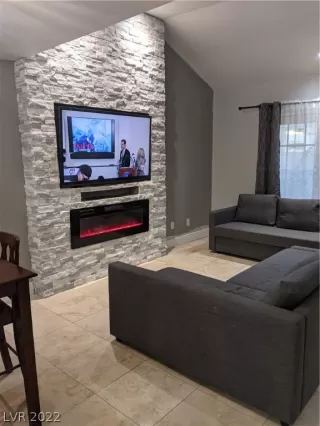 Photo #6: 2369377 Listing