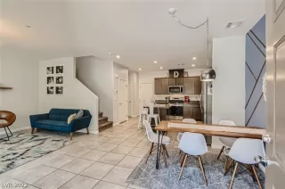 Photo #2: 2369378 Listing