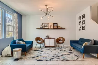 Photo #3: 2369378 Listing