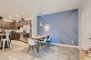 Photo #6: 2369378 Listing