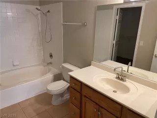 Photo #5: 2369422 Listing 