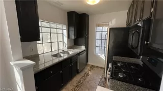 Photo #4: 2369442 Listing 