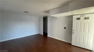 Photo #6: 2369442 Listing 