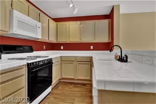 Photo #5: 2369496 Listing