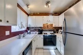 Photo #6: 2369518 Listing