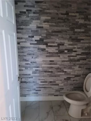 Photo #2: 2369590 Listing 