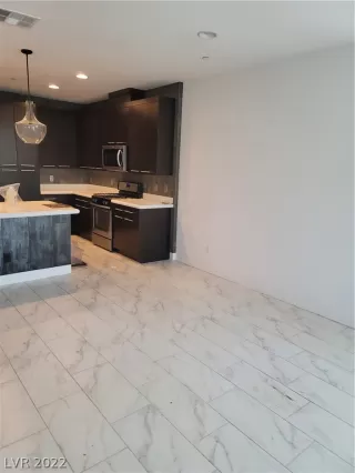 Photo #3: 2369590 Listing 