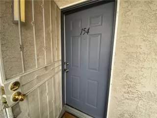 Photo #1: 2369596 Listing 