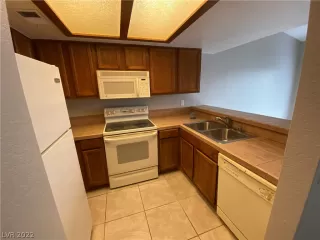 Photo #5: 2369596 Listing 