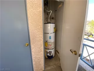 Photo #4: 2369609 Listing