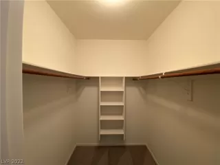 Photo #6: 2369609 Listing