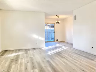 Photo #1: 2369712 Listing 