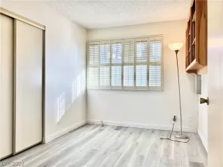 Photo #2: 2369712 Listing 