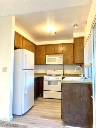 Photo #5: 2369712 Listing 