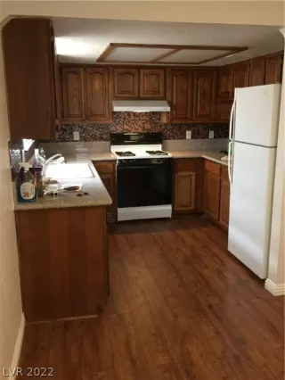 Photo #2: 2369714 Listing