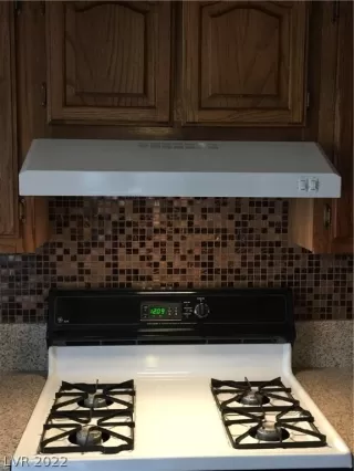 Photo #4: 2369714 Listing