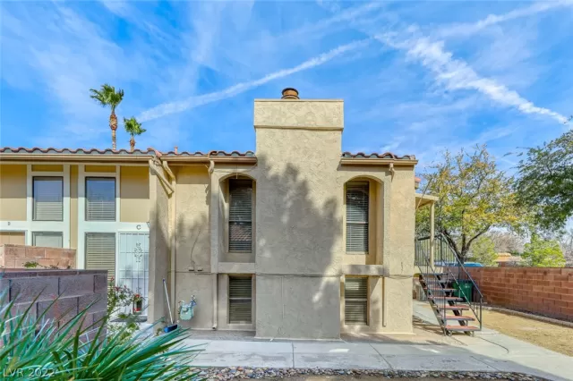 MLS: 2369759 Condo For Sale