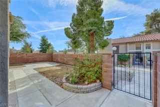 Photo #5: 2369759 Listing