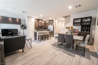 Photo #2: 2369760 Listing 