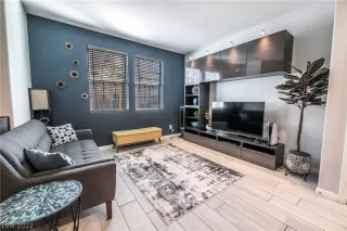 Photo #3: 2369760 Listing 