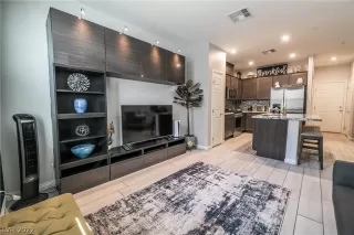 Photo #5: 2369760 Listing 