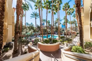 Photo #6: 2369777 Listing