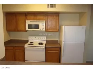 Photo #5: 2369792 Listing 