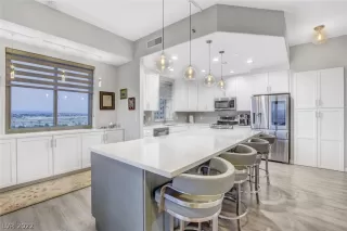 Photo #2: 2369795 Listing 