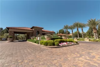 Photo #5: 2369796 Listing 