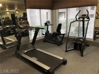 Photo #5: 2369817 Listing 