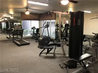 Photo #6: 2369817 Listing 