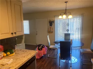 Photo #3: 2369821 Listing 