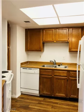 Photo #1: 2369853 Listing 