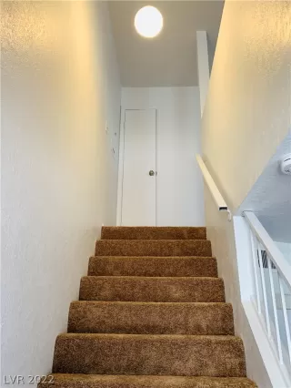 Photo #5: 2369853 Listing 