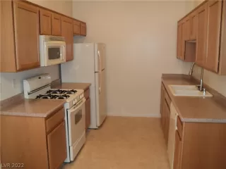 Photo #3: 2369856 Listing 