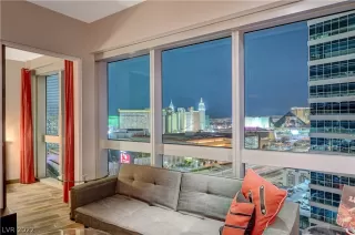 Photo #2: 2369857 Listing 