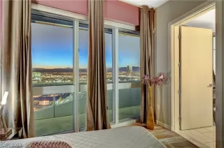 Photo #6: 2369857 Listing 