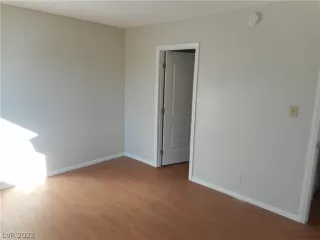 Photo #3: 2369867 Listing 