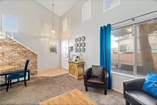 Photo #4: 2369869 Listing 